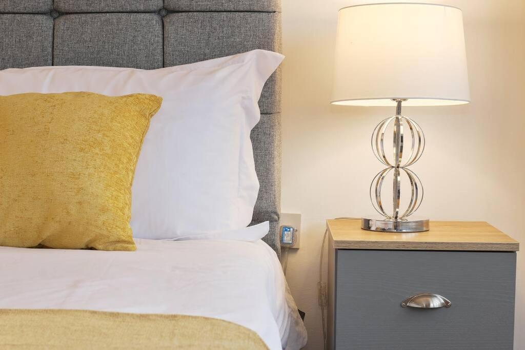 Holiday home Large 4 Bed House Contractors Professionals Private Parking Close To Nec Coventry